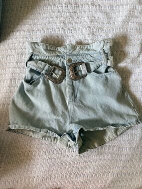 High-Waist Light Green Denim Shorts with Double Buckle
